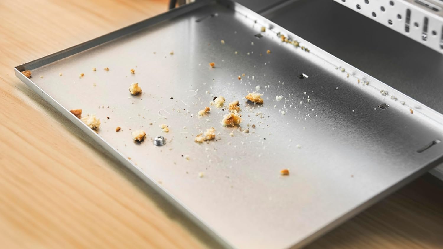 Cecotec Four de comptoir Bake&Toast 1090 Noir, 10 L, 1000 W, Minuteur 60 minutes, Température réglable jusqu'à 230ºC, plaque de cuisson, grille et une poignée avec des pinces. – Image 8